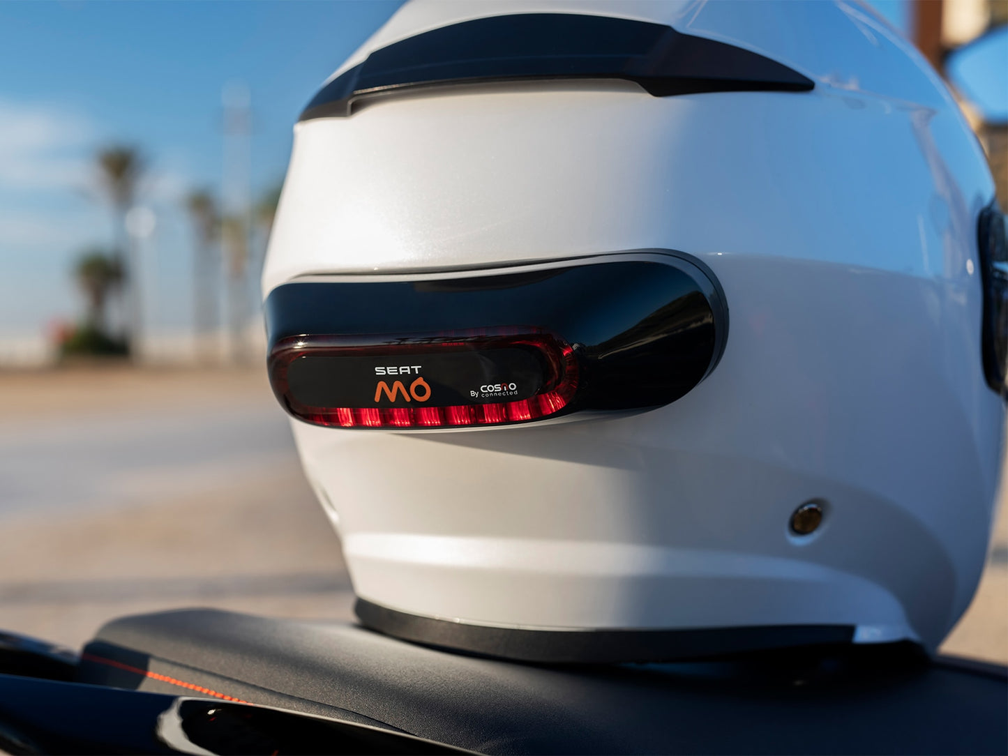 Helm-Rücklicht Cosmo Connected